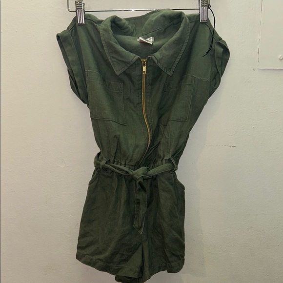 Max Studio Green Kids One Piece Bodysuit - Picture 1 of 8